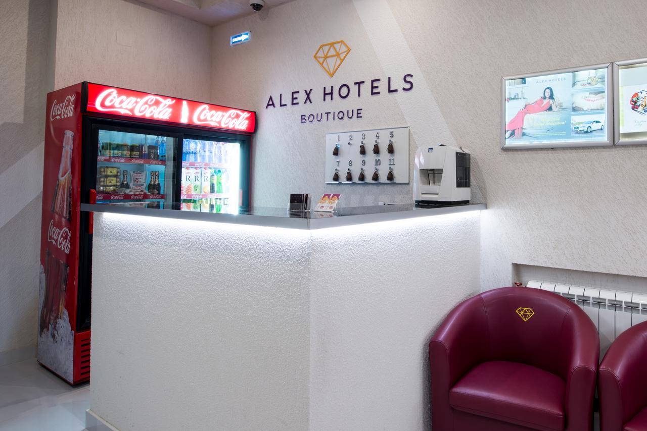 Alex Hotel On Zvezdnaya Sankt Petersborg Eksteriør billede